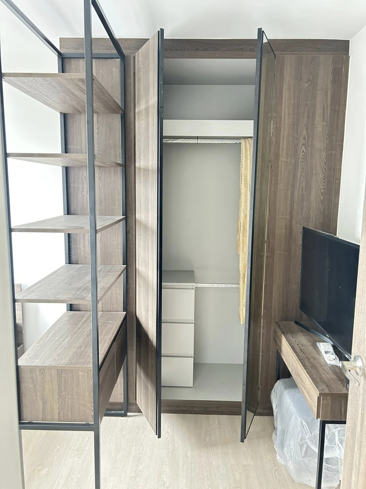 For rent: New Cross Kookot Station, 1 bedroom, 1 living room, corner room, 6th floor, quiet, very private, very worth booking.