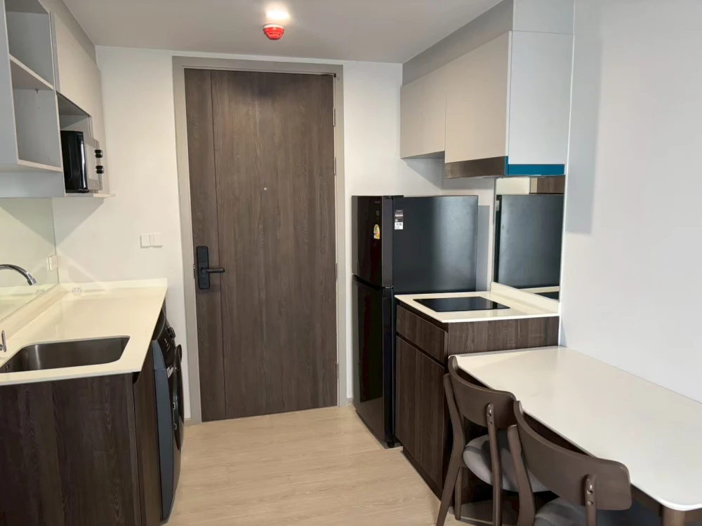 For rent!! New Cross Khu Khot Station, 2nd floor, Building B, beautiful room, fully furnished, ready to move in. Don't miss out!!