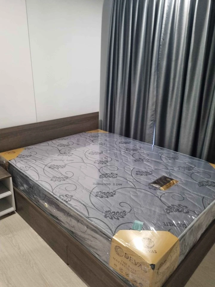 For rent: New Cross Khu Khot Station, 4th floor, with built-in furniture, ready to move in. If interested, hurry and reserve now.