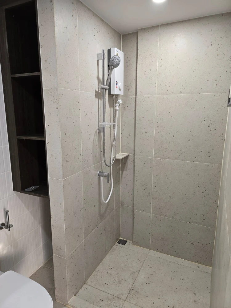 For rent: New Cross Kookot Station, ready to move in, fully furnished, good price, hurry and reserve now.