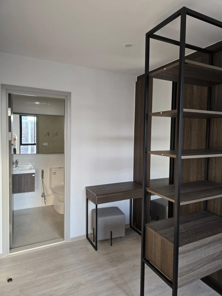 For rent: New Cross Kookot Station, ready to move in, fully furnished, good price, hurry and reserve now.