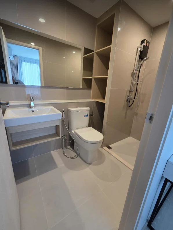 For rent!! New Connext Condo Don Mueang, 1st floor, swimming pool view, beautiful room, fully furnished, bring your bags and move in!!