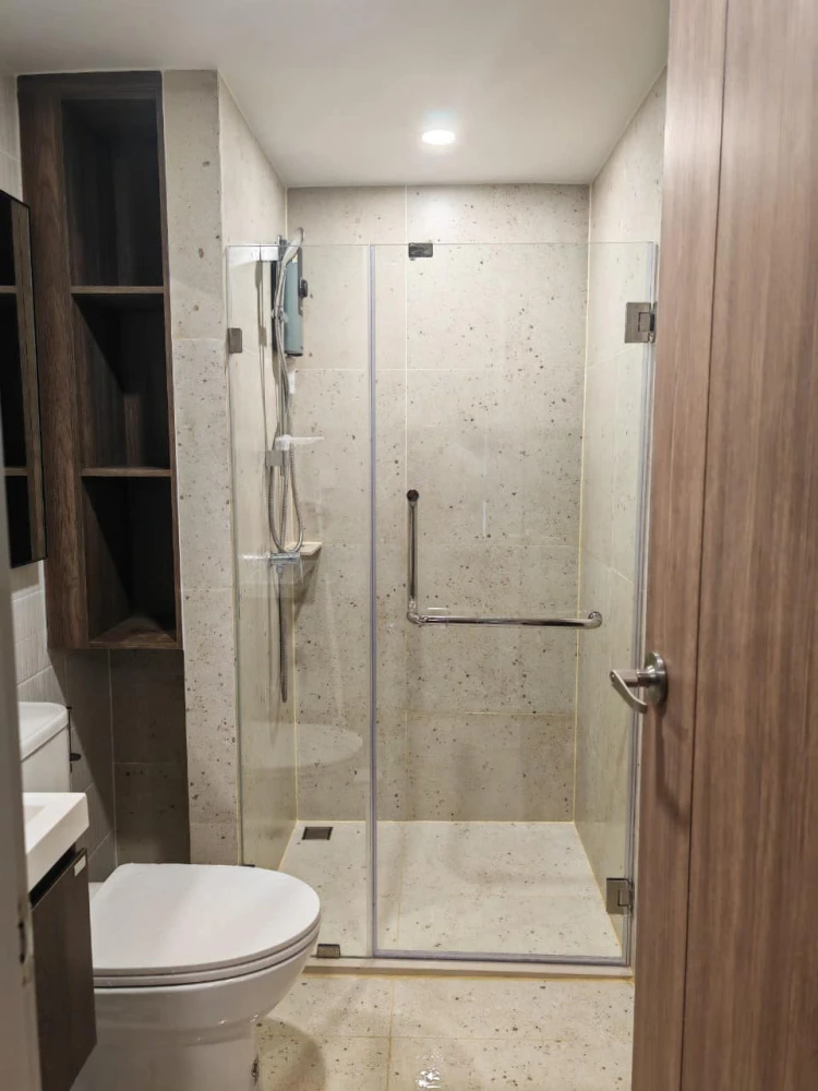 For rent: New Core Kukot Station, 5th floor, fully furnished room, move in with your bags immediately. Book now, don't wait, hurry!