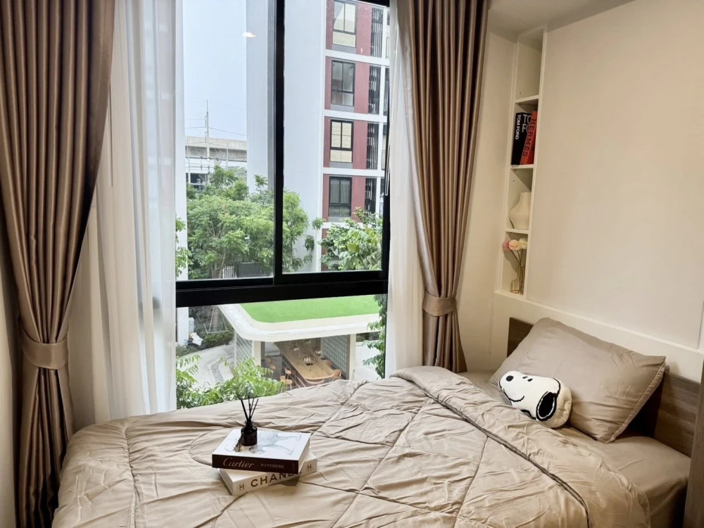 For rent: New Core Kukot Station, large room, corner room, very private, fully furnished + full set of electrical appliances, ready to move in.