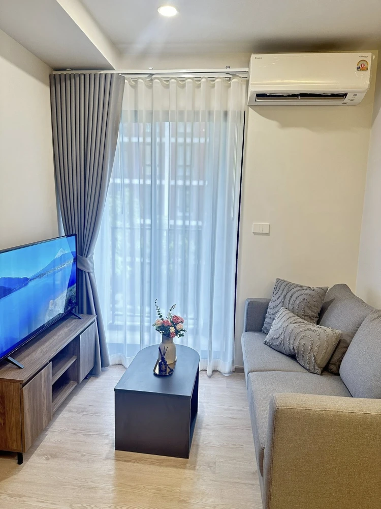 For rent: New Core Kukot Station, large room, corner room, very private, fully furnished + full set of electrical appliances, ready to move in.