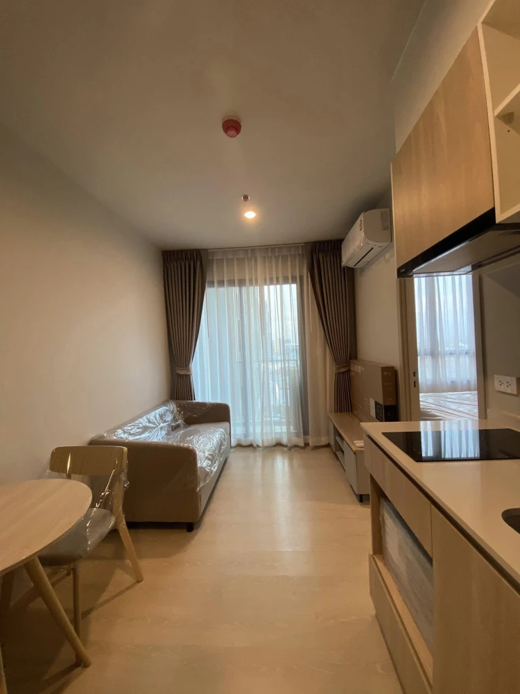For rent: New Mega Plus Bangna, fully furnished and with good quality electrical appliances. Just bring your bags and move in.
