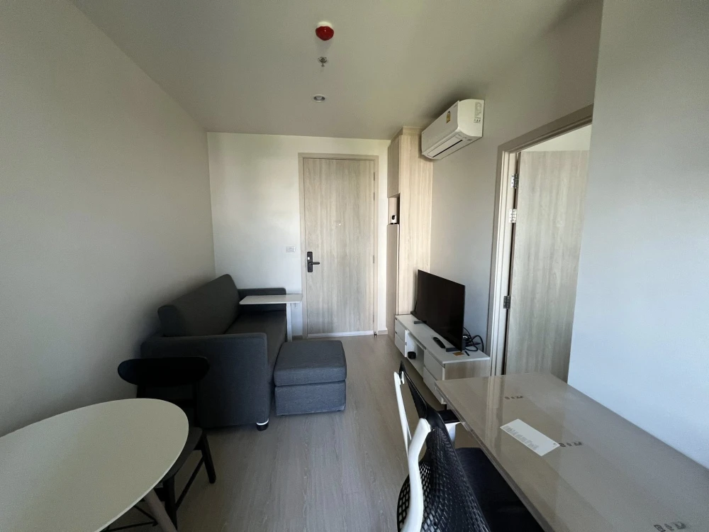 For rent: New Noble Ratchada-Ladprao, beautiful room, just the right size, separate bedroom and living room, move in now!