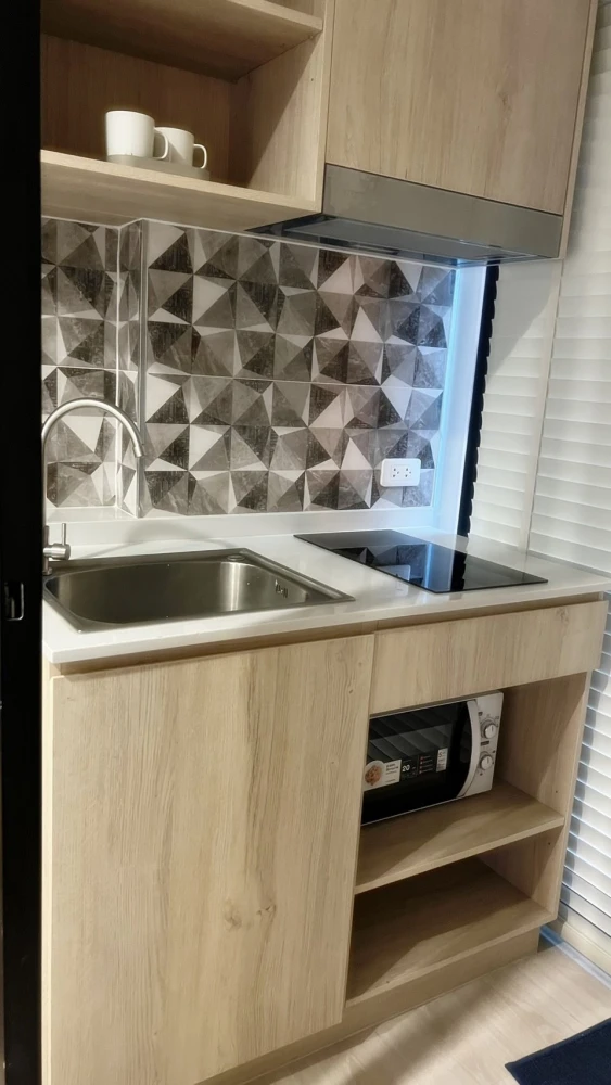 For rent, New Noble Srinakarin-Lasalle, clear view, separating the kitchen Complete electrical appliances. Book now. Hurry up. Don't be late.
