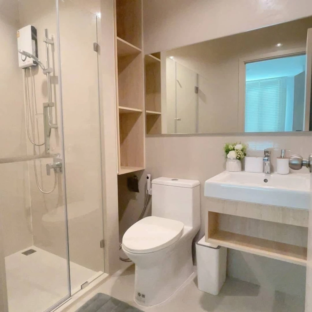 For rent: New Noble Srinakarin-Lasalle, a nice room, fully furnished and equipped with appliances. Just bring your own luggage and move in.