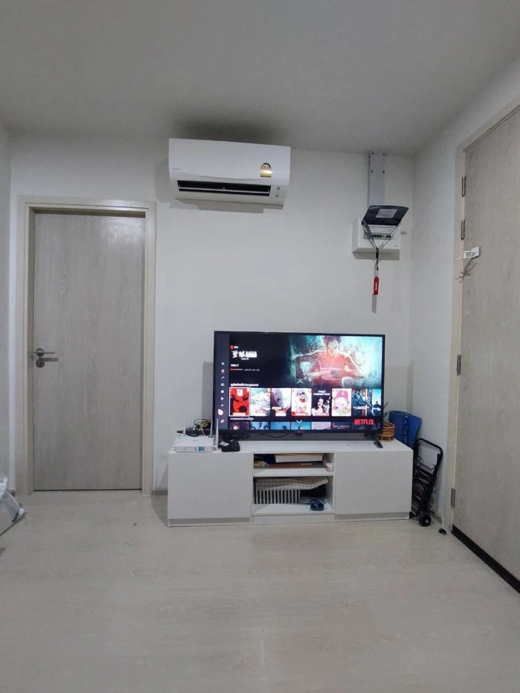 For rent: New Noble Chaengwattana, spacious and comfortable room, fully furnished. Reserve now before it's too late!!!