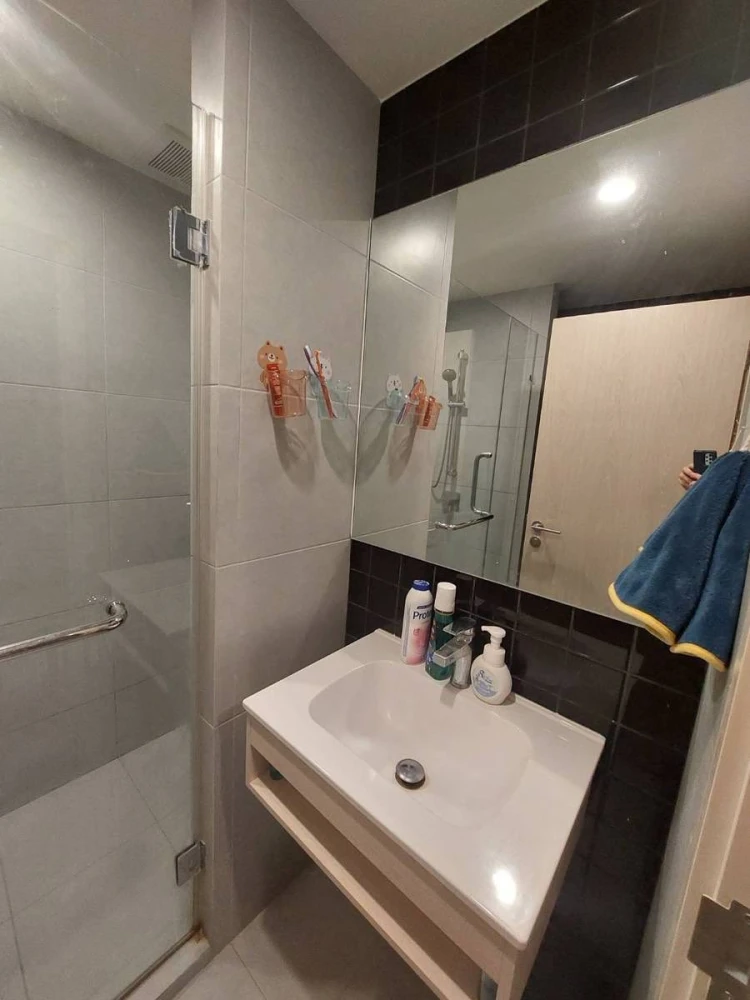 For rent: New Noble Chaengwattana, spacious and comfortable room, fully furnished. Reserve now before it's too late!!!