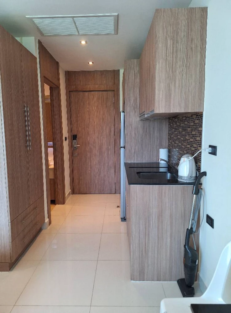 For rent: Nam Talay Condominium (Jomtien), corner room with beautiful view, P floor (Penthouse), just bring your bags and move in.