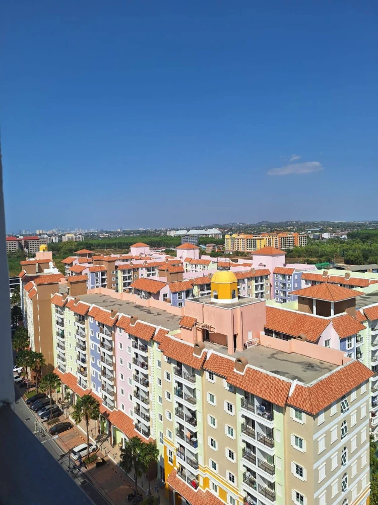 For rent: Nam Talay Condominium (Jomtien), corner room with beautiful view, P floor (Penthouse), just bring your bags and move in.