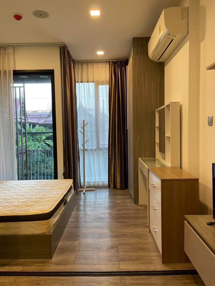 For rent: Brown Condo Ratchada 32, size 24 sq m, 2nd floor, good common area, can keep cats indoors, cat lovers must arrange.