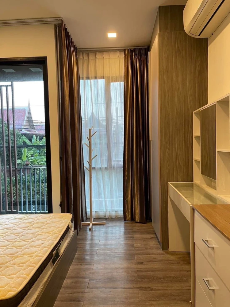 For rent: Brown Condo Ratchada 32, size 24 sq m, 2nd floor, good common area, can keep cats indoors, cat lovers must arrange.