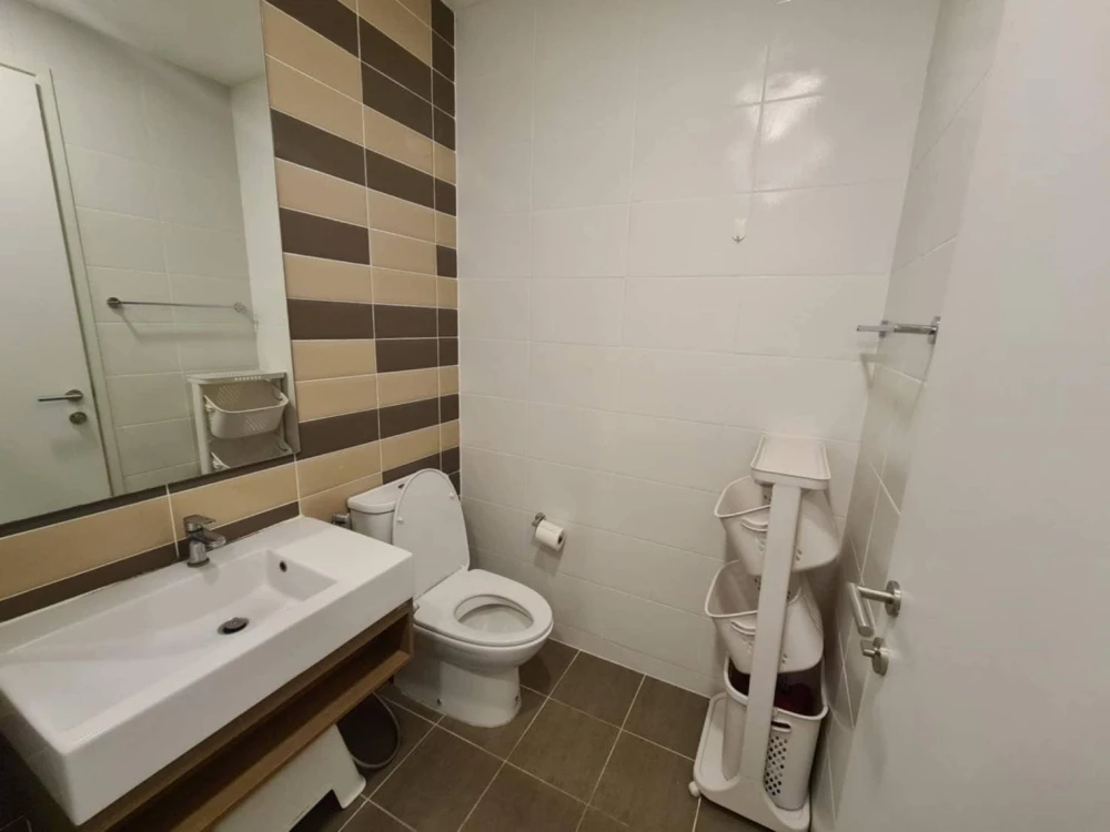 For rent: Brown Condo Ratchada 32, fully furnished, nice to live in, book now, hurry!