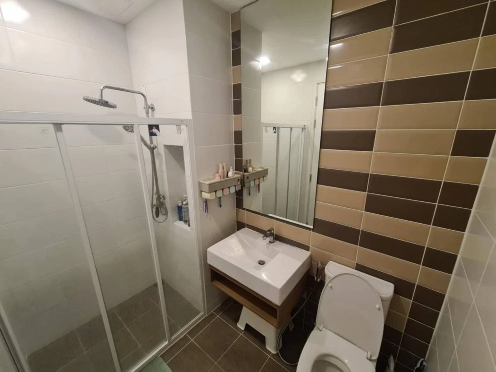 For rent: Brown Condo Ratchada 32, fully furnished, nice to live in, book now, hurry!