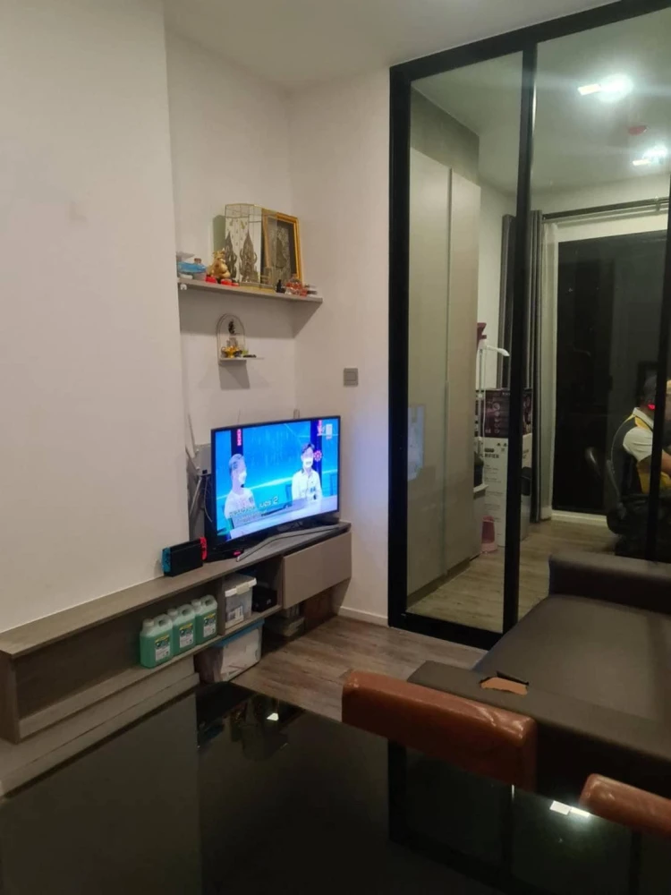 For rent: Brown Condo Ratchada 32, fully furnished, nice to live in, book now, hurry!