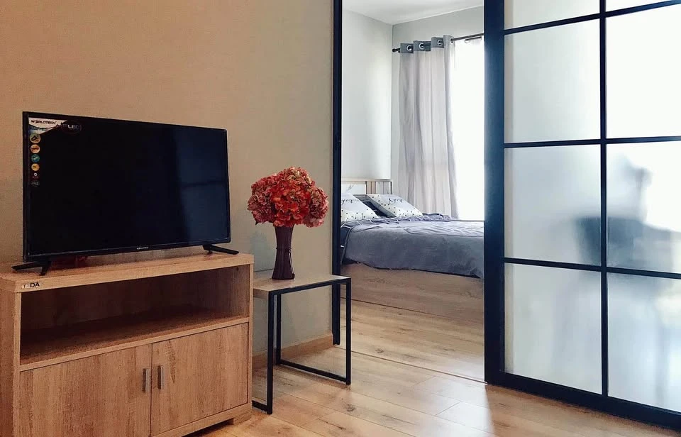 For rent: Brix Condo Charansanitwong 64. Ready to move in. Fully furnished with appliances. Just bring your personal belongings. Don't miss out!