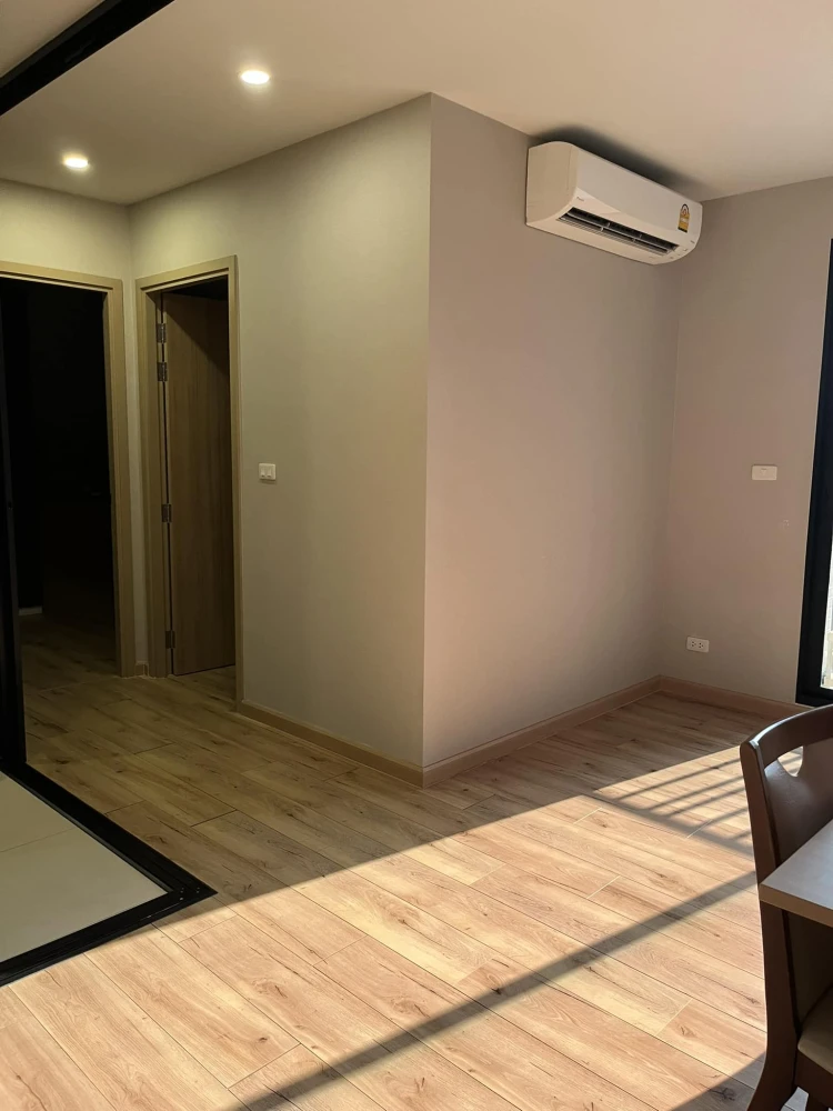 For rent: Brix Condominium, spacious room, comes with usable space, great price, hurry and book now.
