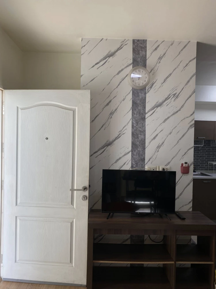 For rent: Briz Condominium, Rama 9-Hua Mak, ready to move in, with great wallpaper. You can reserve today.