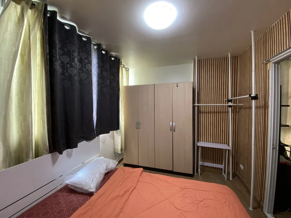 For rent: Briz Condominium, Rama 9-Hua Mak, ready to move in, with great wallpaper. You can reserve today.