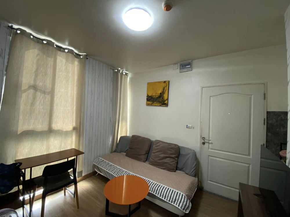For rent: Briz Condominium, Rama 9-Hua Mak, ready to move in, with great wallpaper. You can reserve today.