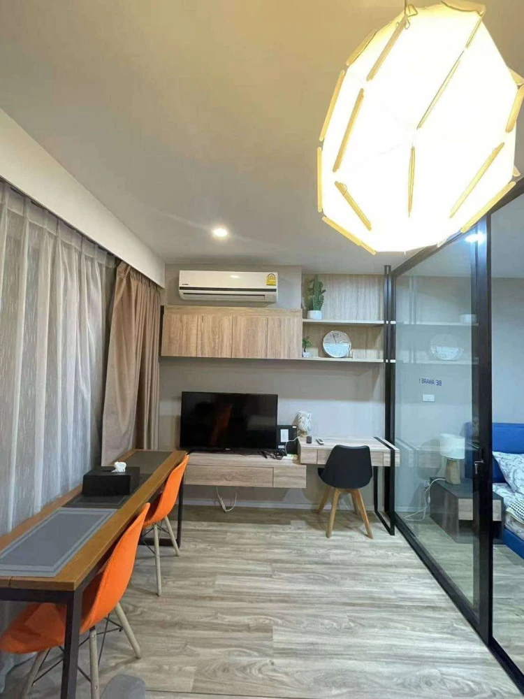 For rent!! Blossom Condo at Sathorn-Charoenrat, 4th floor, Building A, fully furnished, nice room, good location, don't miss it!!
