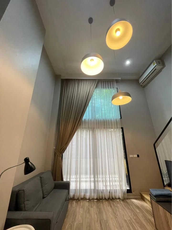 For rent!! Blossom Condo at Sathorn-Charoenrat, duplex unit, fully furnished, ready to move in. Don't miss out!!