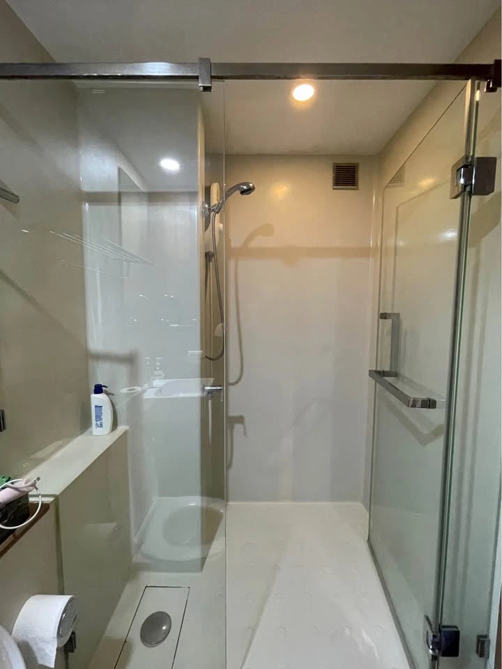 For rent!! Blossom Condo at Sathorn-Charoenrat, duplex unit, fully furnished, ready to move in. Don't miss out!!