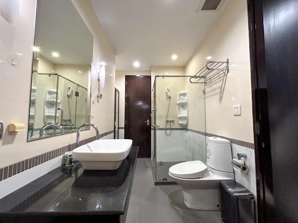 House for rent in the middle of Bangkok, Siam-Pathumwan, spacious room, clean, airy, fully decorated, complete with electrical appliances, must book.