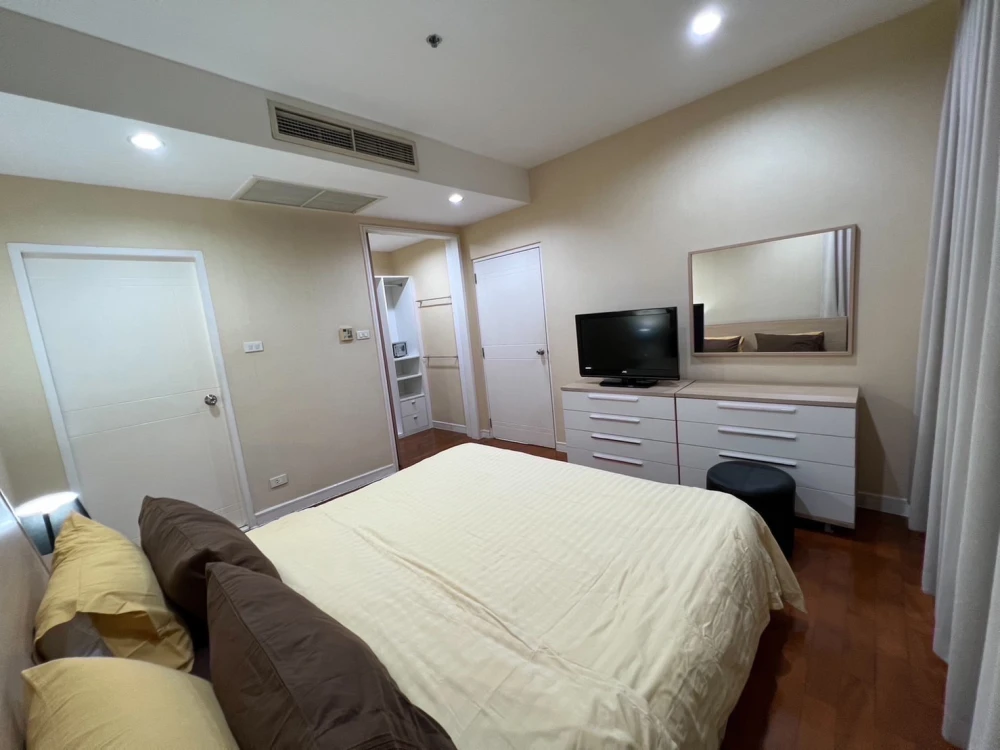 For rent, Baan Siri Twenty Four, a luxury condo in modern style. In the heart of the city, book now, don't wait.