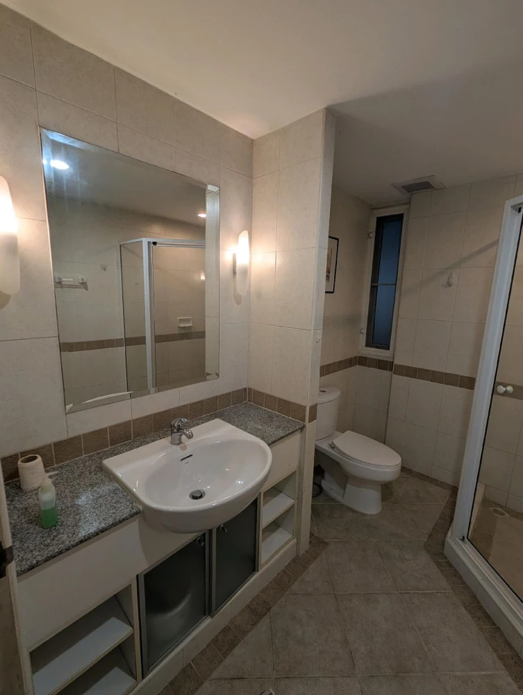 For rent, Siri Sathorn Yen Akat house, spacious room, comfortable, comes with complete decorations, book now.
