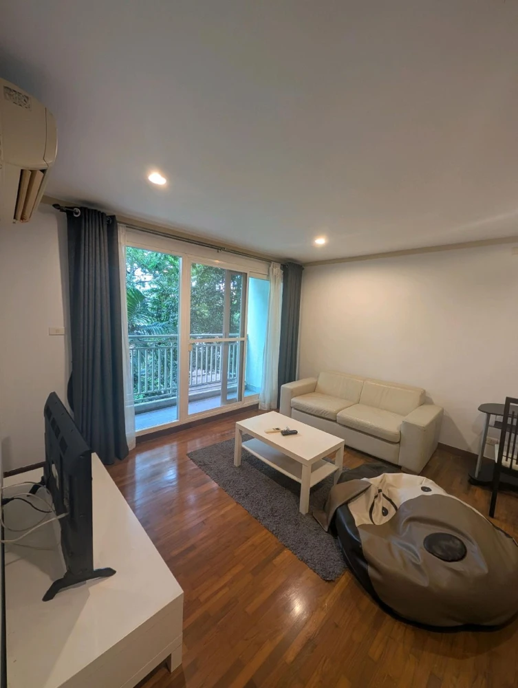 For rent, Siri Sathorn Yen Akat house, spacious room, comfortable, comes with complete decorations, book now.