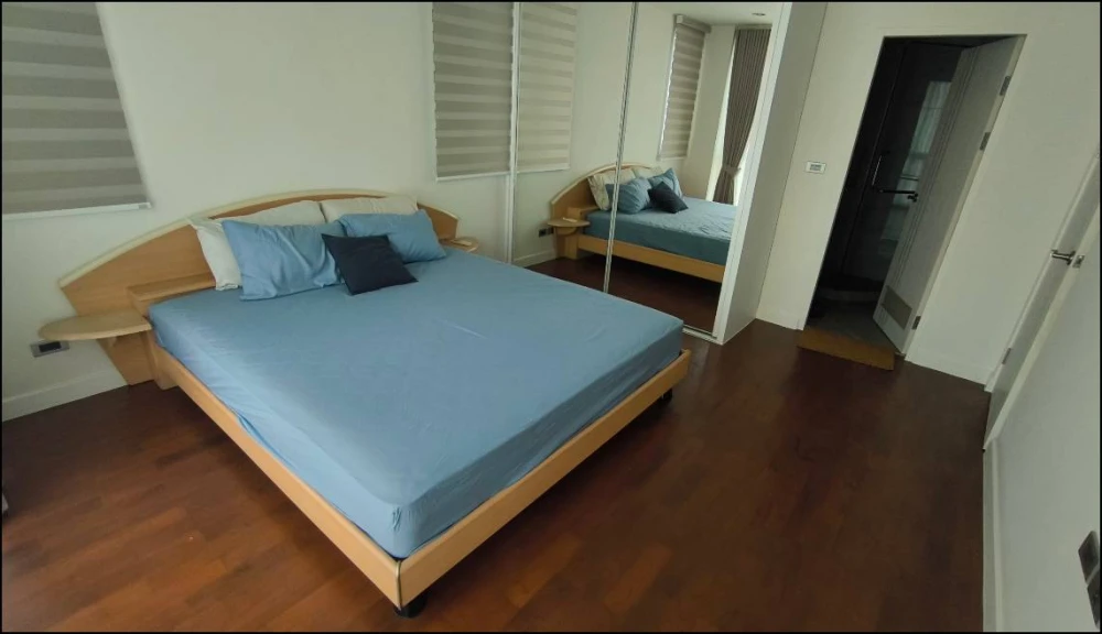 For rent: Siri Silom House, fully furnished, spacious rooms with plenty of usable space. Book now to secure your unit!