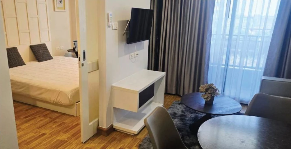 For rent: Navatara House, fully furnished with appliances. Convenient location, next to the swimming pool. A must-see!