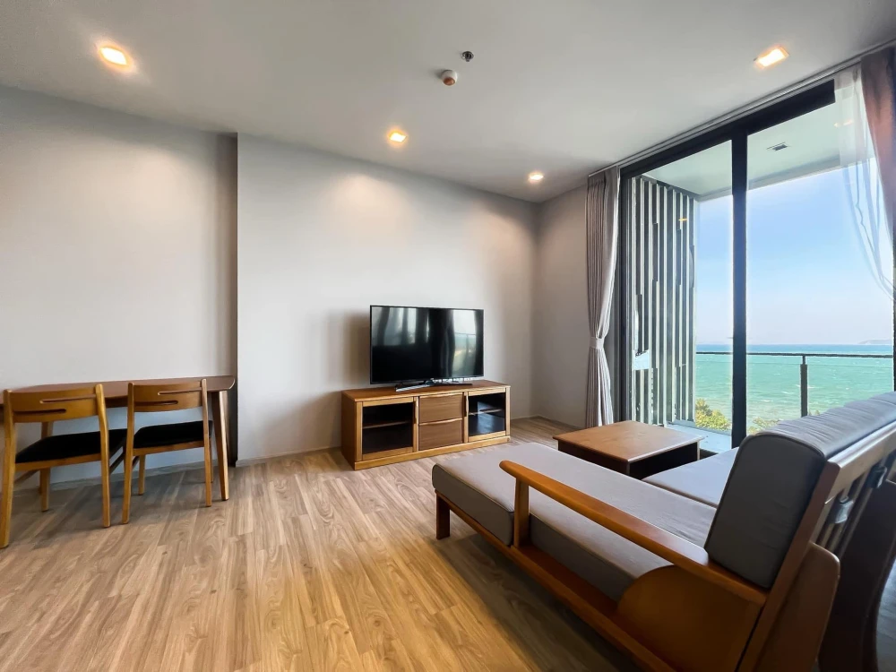 For rent: Baan Plai Had, 5th floor, beautiful sea view, near Wong Amat Beach and Sanctuary of Truth, don't miss it.