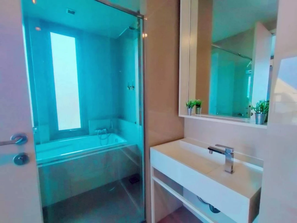 For rent: Baan Plai Had (North Pattaya), very spacious room, resort style, full sea view, very beautiful, like sleeping in heaven, book now.