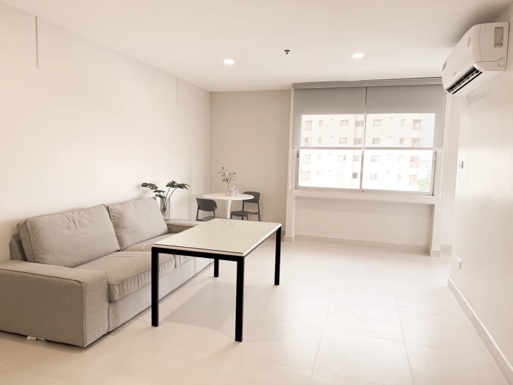 For rent: P. Thana Tower, 2 bedrooms, 1 bathroom, clean, airy, very comfortable. Hurry and reserve now!