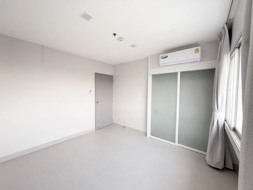 For rent: P. Thana Tower, 2 bedrooms, 1 bathroom, clean, airy, very comfortable. Hurry and reserve now!