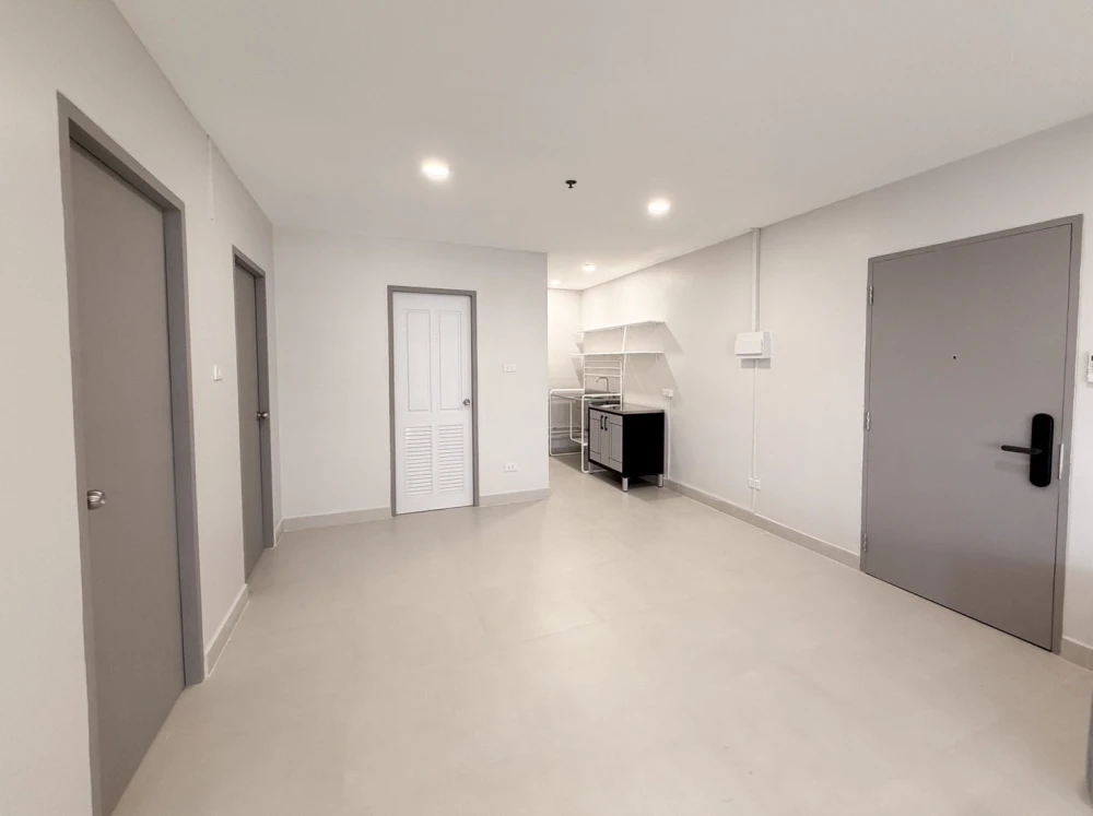 For rent: P. Thana Tower, 2 bedrooms, 1 bathroom, clean, airy, very comfortable. Hurry and reserve now!