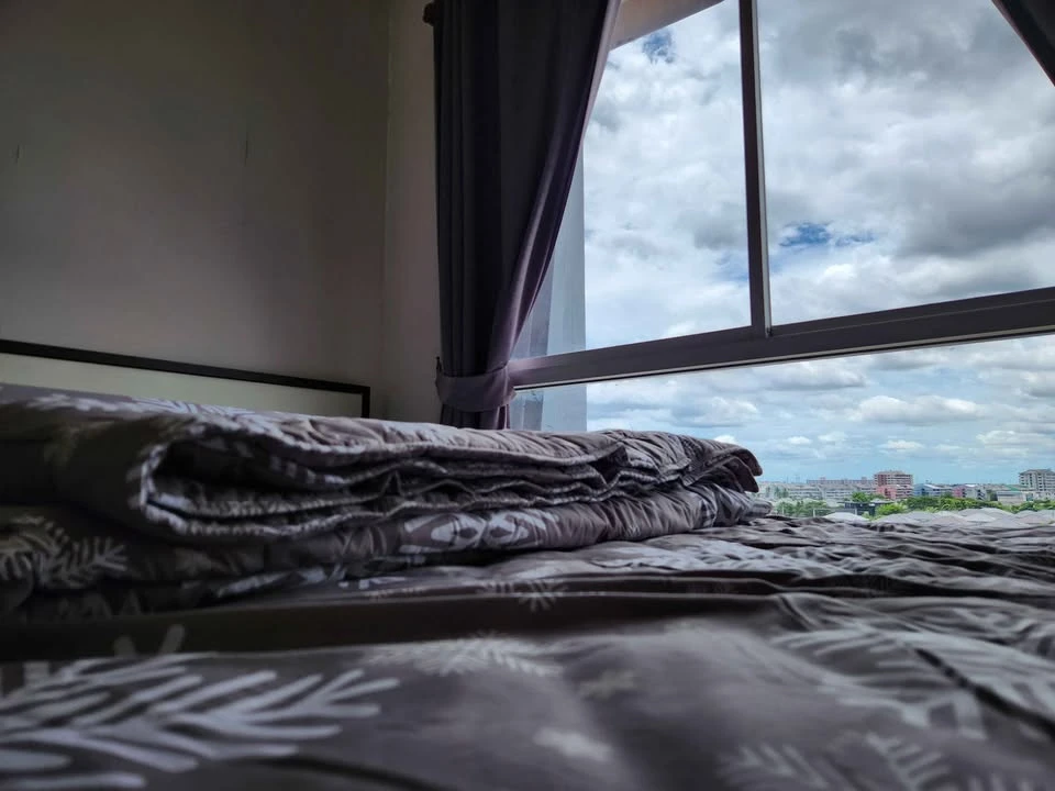 For rent: Plum Condo Bang Yai Station, 8th floor, top floor, next to the fire exit, quiet, no noise from neighboring rooms or rooms above. Reserve now