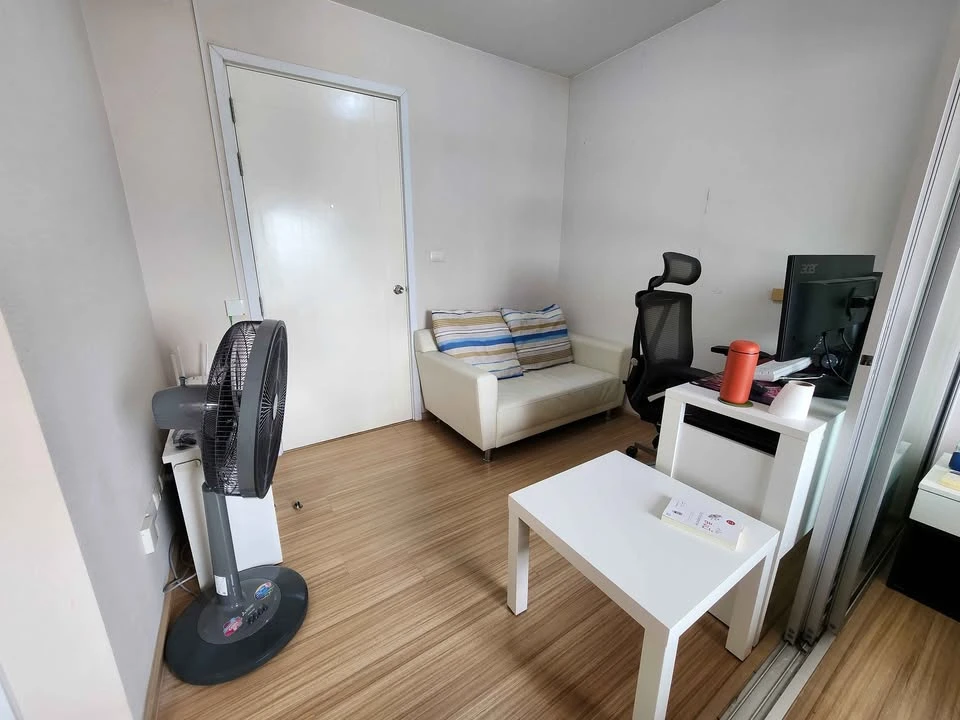 For rent: Plum Condo Bang Yai Station, 8th floor, top floor, next to the fire exit, quiet, no noise from neighboring rooms or rooms above. Reserve now