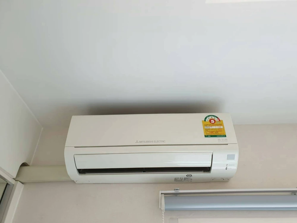 Plum Condo Bang Yai Station for rent. Quiet unit in a zone with few units, located next to the fire escape and close to the elevator. The room gets no