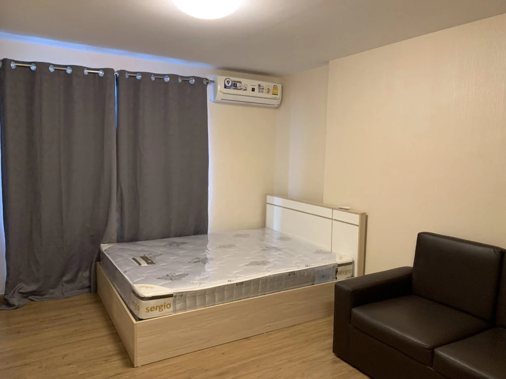 Plum Condo Phaholyothin 89 for rent. North-facing unit with a great view of the outside of the building. Fully furnished and ready to move in.