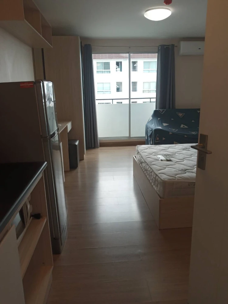 Plum Condo Phaholyothin 89 for rent. North-facing unit with a great view of the outside of the building. Fully furnished and ready to move in.