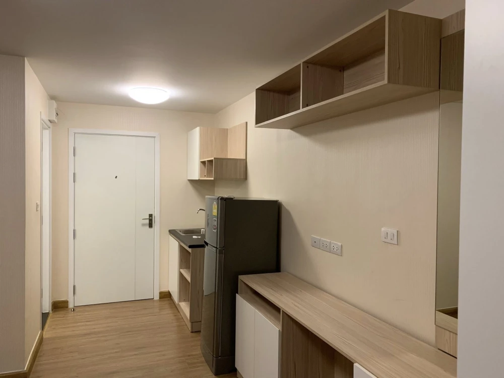 Plum Condo Phaholyothin 89 for rent. North-facing unit with a great view of the outside of the building. Fully furnished and ready to move in.