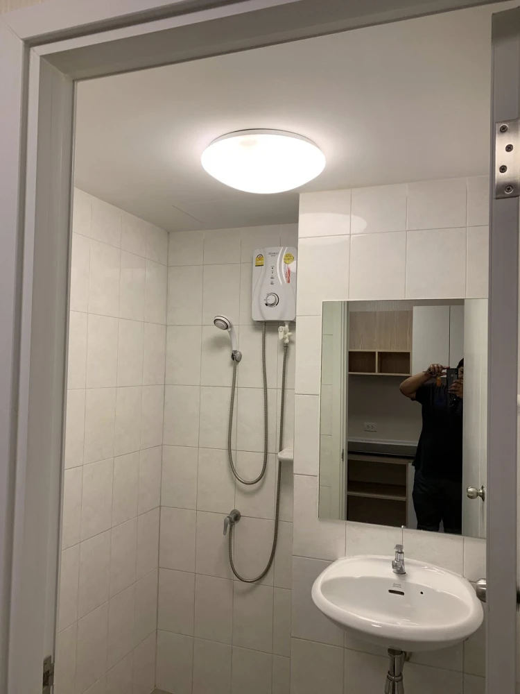 Plum Condo Phaholyothin 89 for rent. North-facing unit with a great view of the outside of the building. Fully furnished and ready to move in.