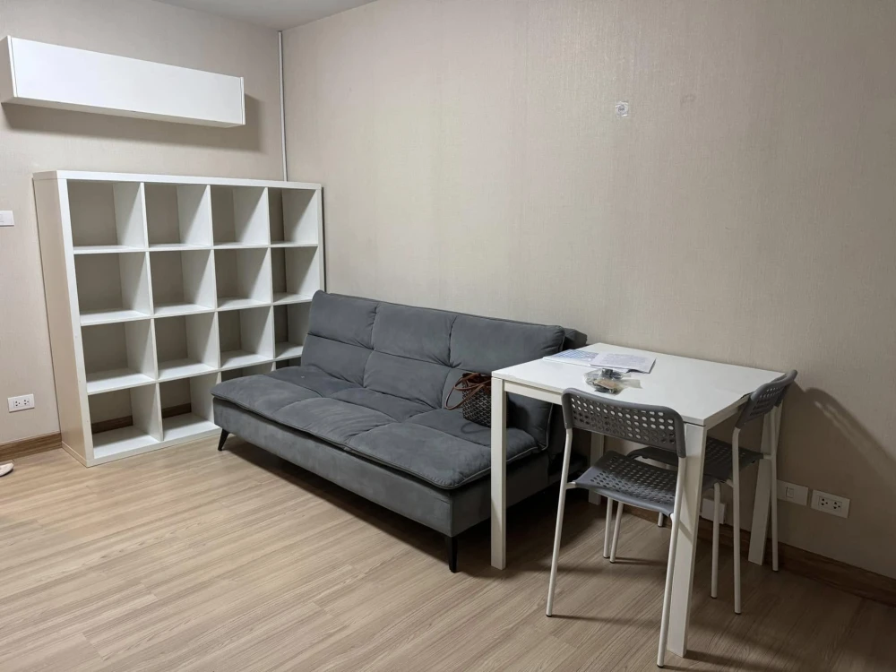 For rent, Plum Condo Phaholyothin 89, complete with electrical appliances. Comes with a low price you can't miss