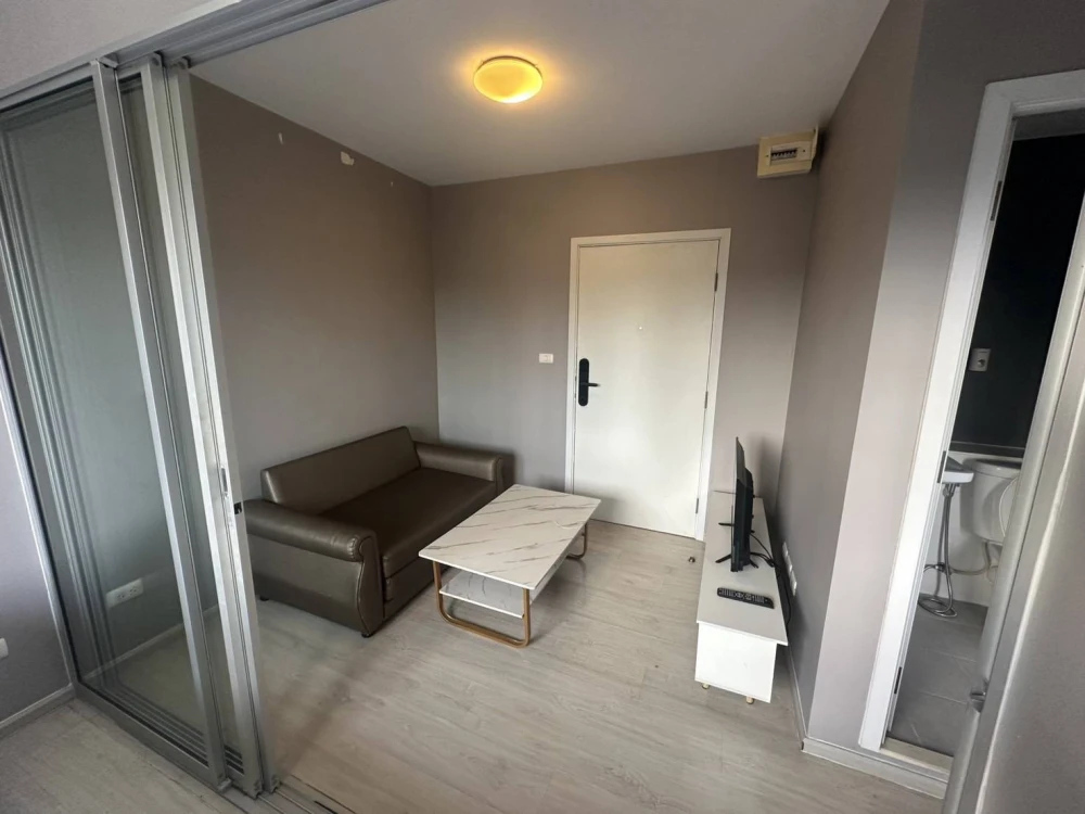 For rent: Plum Condo Park Rangsit Phase 2, studio room, 2nd floor, comes with a great price that you must not miss.